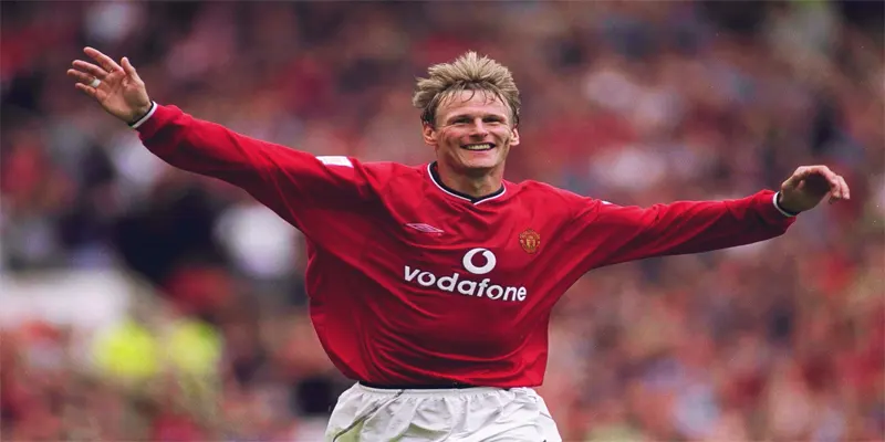 Teddy Sheringham: Huyền Thoại Sống Của Bóng Đá Anh